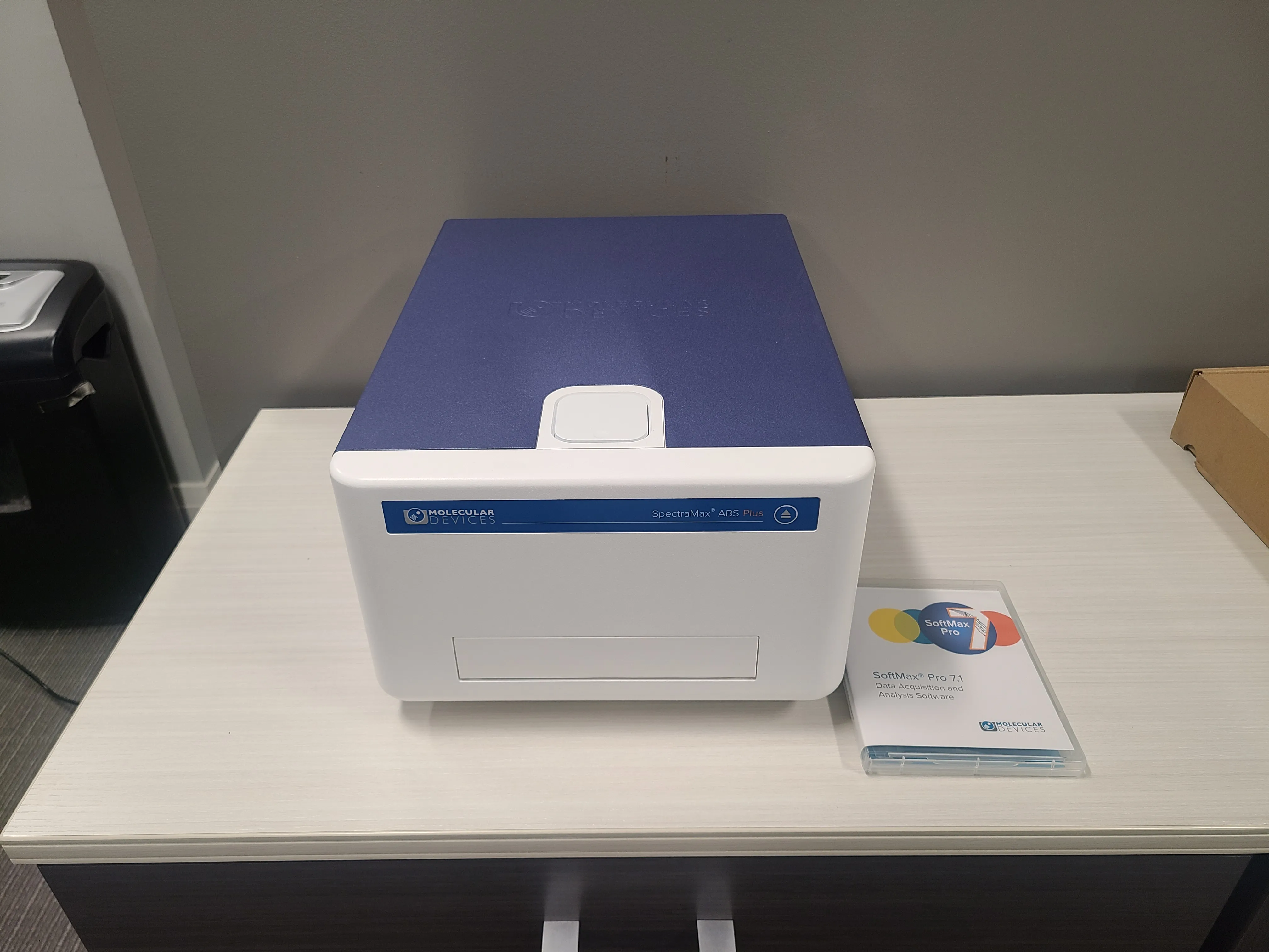 Molecular Devices SpectraMax ABS Plus Absorbance Microplate Reader