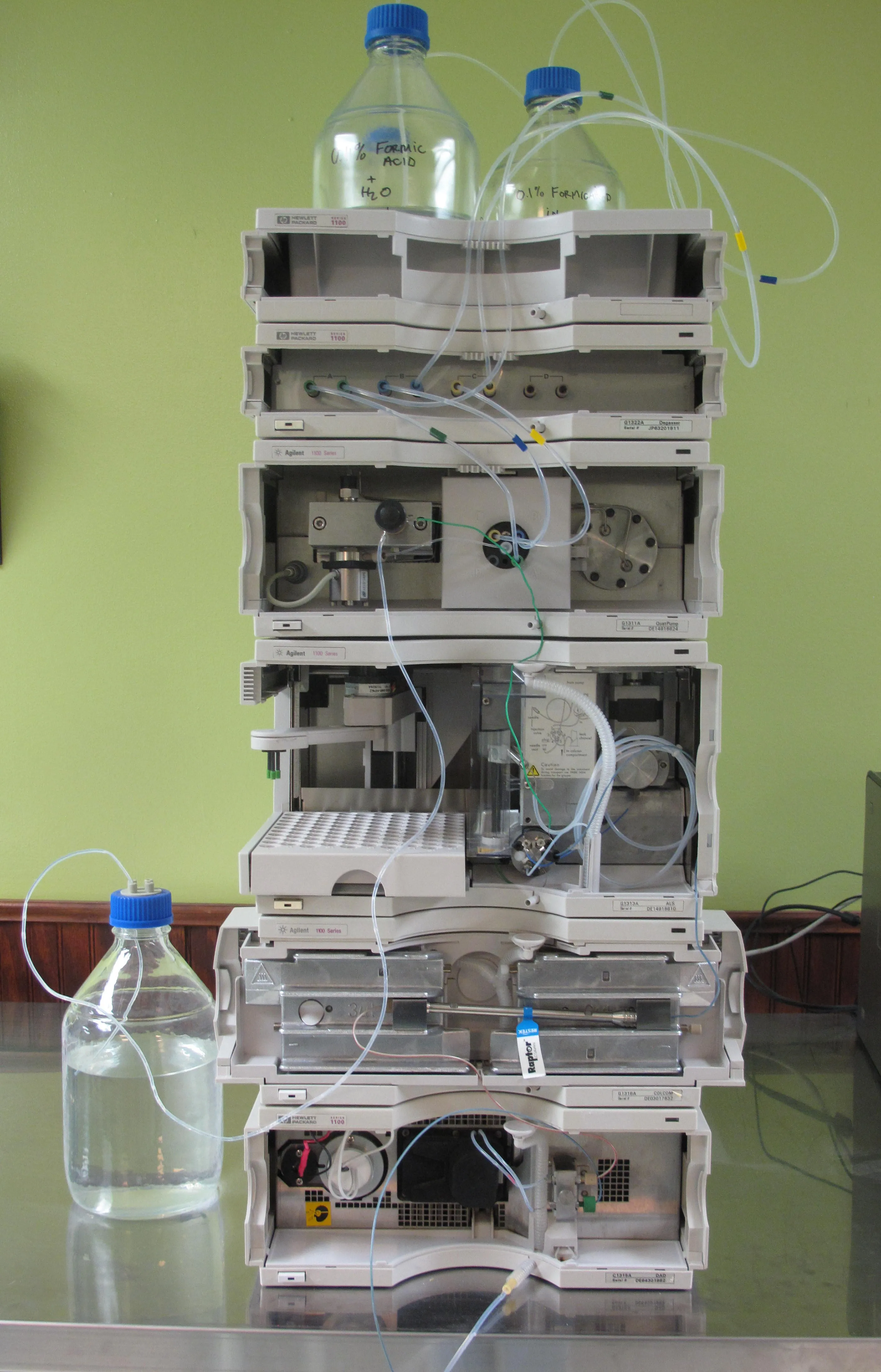 HP 1100 HPLC System with DAD and Agilent 1100 Series Column Compartment
