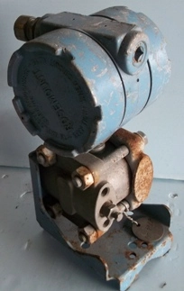 ROSEMOUNT TRANSMITTER, MODEL: 1151DP6B22T0611M1B1, : 585097, CAL: 0-100 PSI, OUTPUT: 10-50 MA, SUPPL