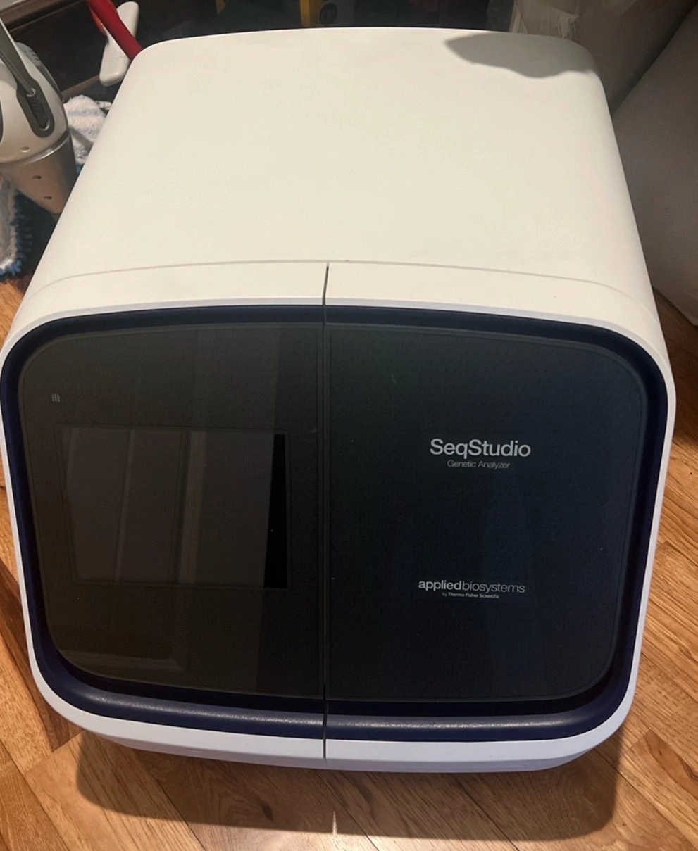 Applied Biosystems SeqStudio Genetic Analyzer