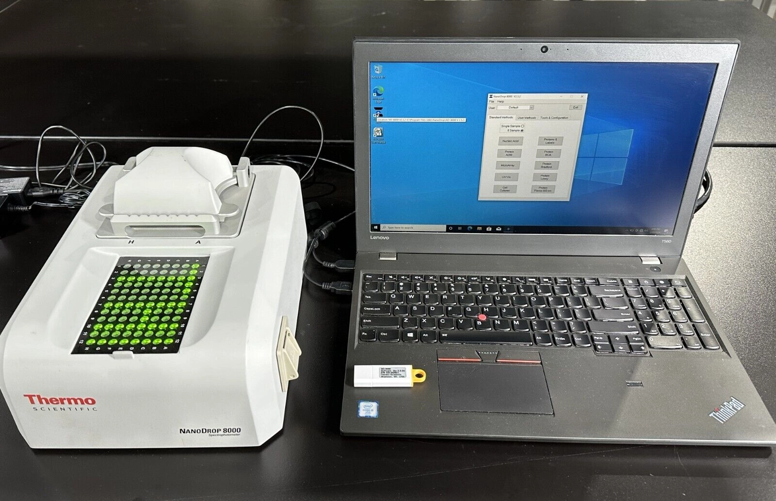 Thermo Scientific Nanodrop 8000 with laptop - Excellent