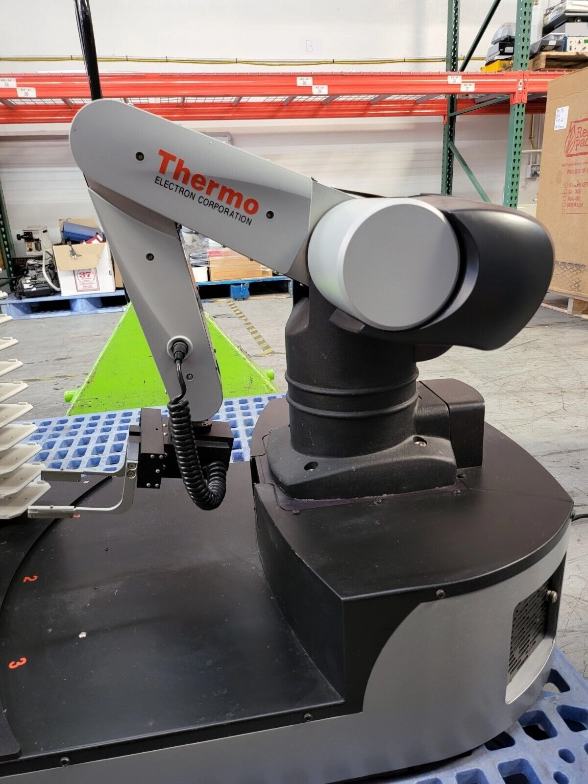 Thermo Scientific CRS Catalyst Express Robot, Labo