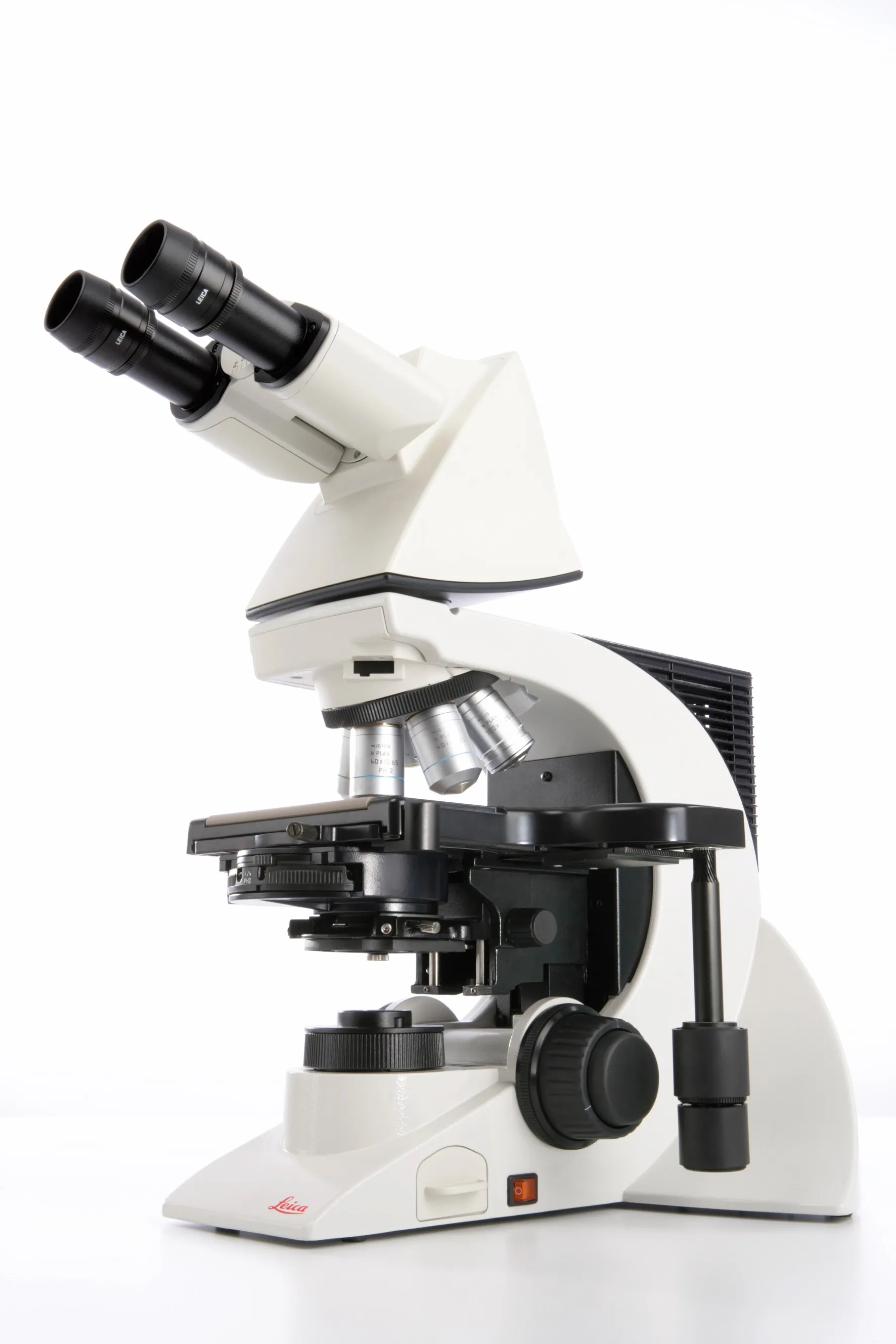 Leica DM2000 Ergonomic System Microscopes for Complex Clinical Applications