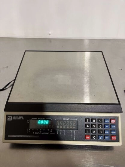 Weigh-Tronix Counting Scale 8230