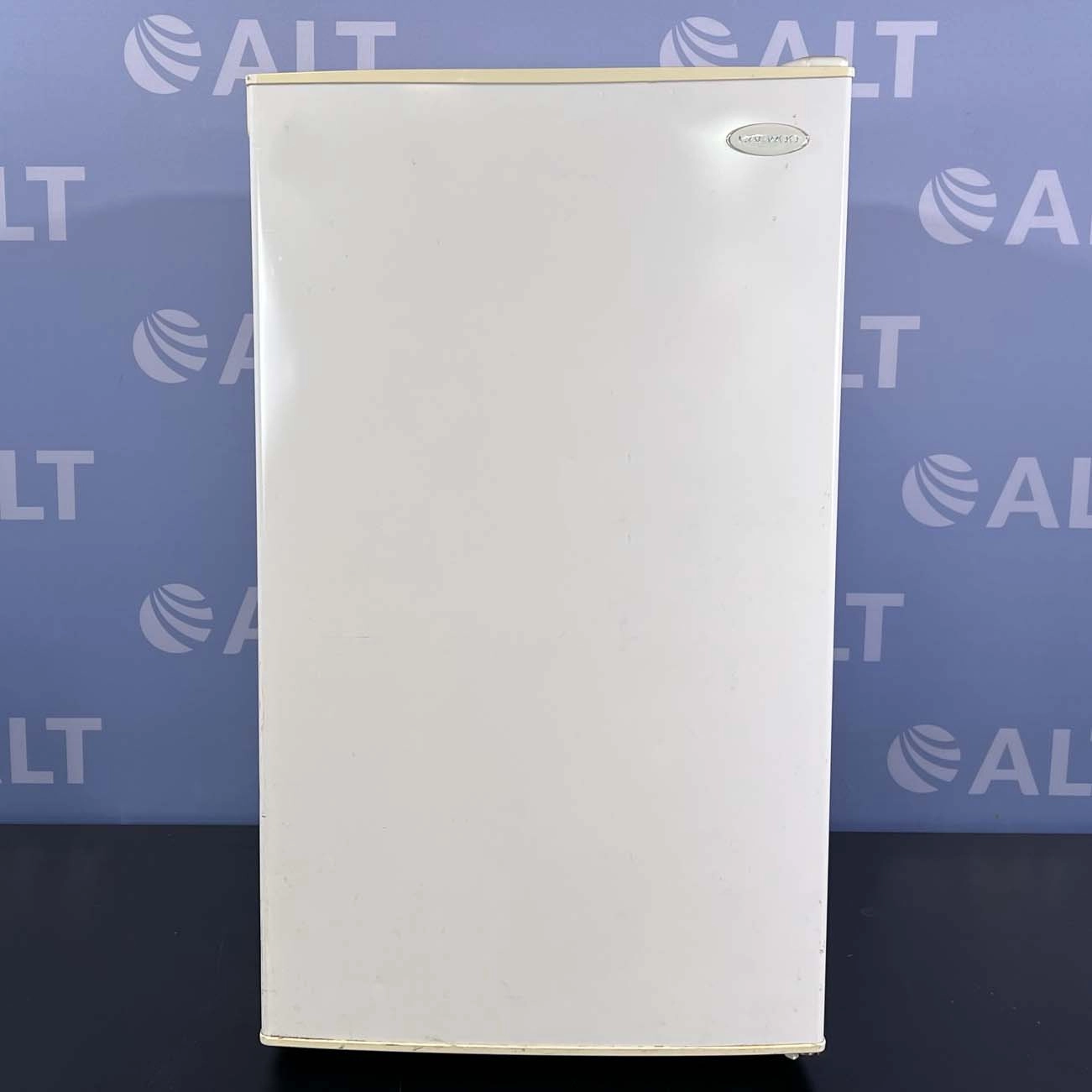 Avanti  Undercounter Refrigerator, Model AR4446B