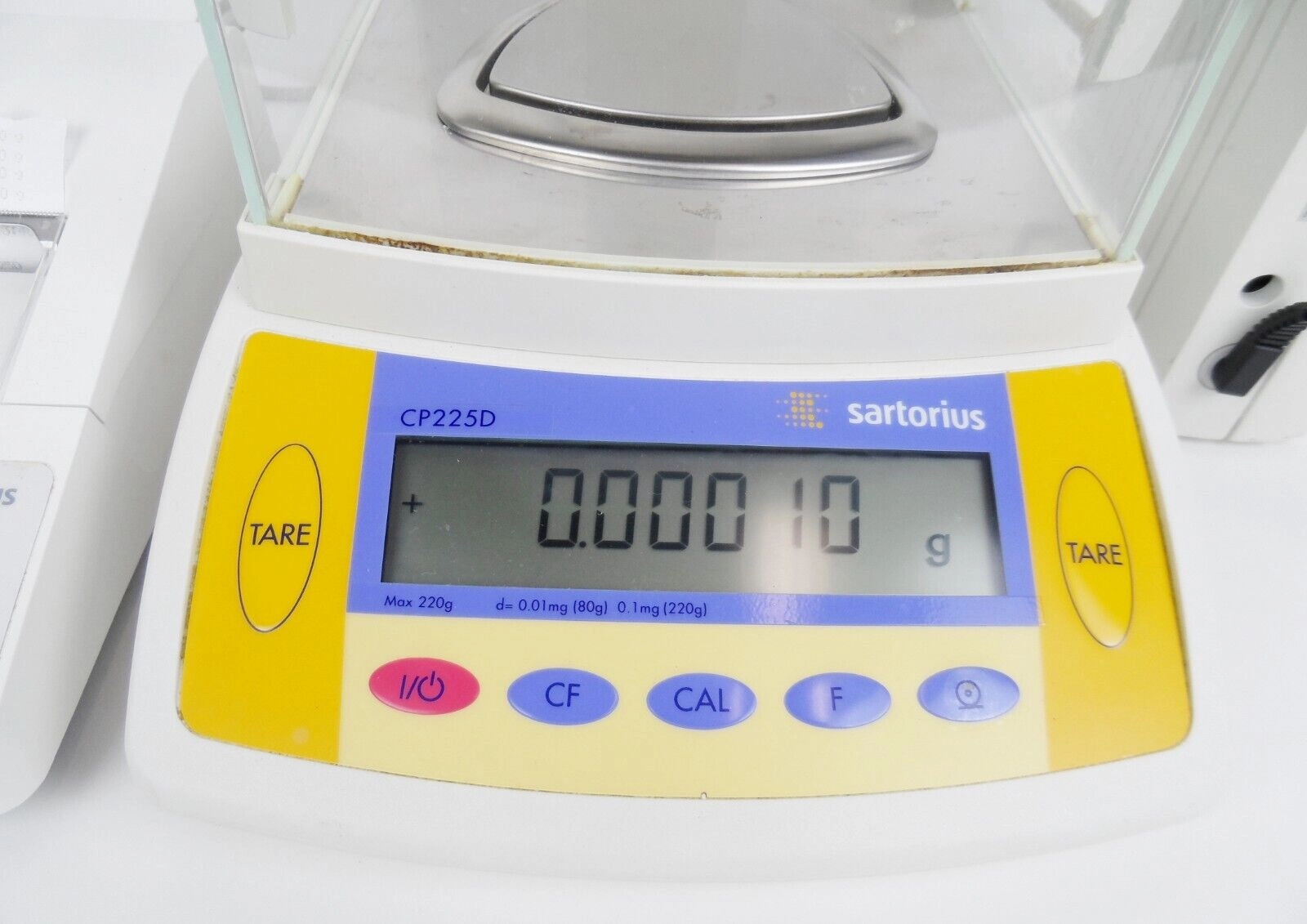 Sartorius CP225D Analytical Balance with YDP200CE