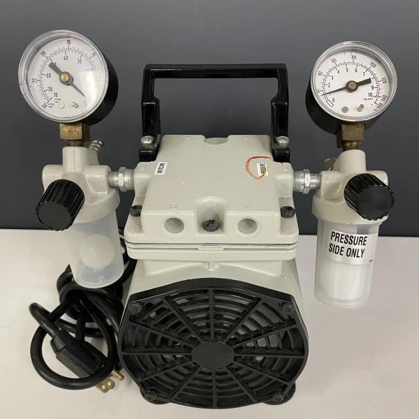 Welch Oil-less Vacuum Pump Model 2522B-01