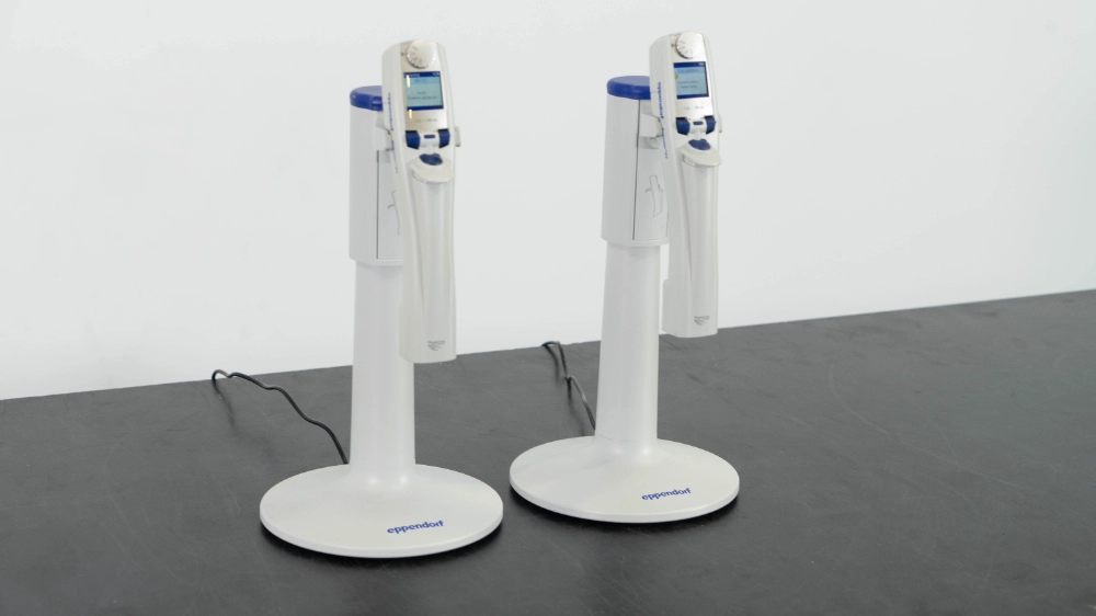 Eppendorf Repeater E3 Single Channel. Pipette Controllers Quantity 2