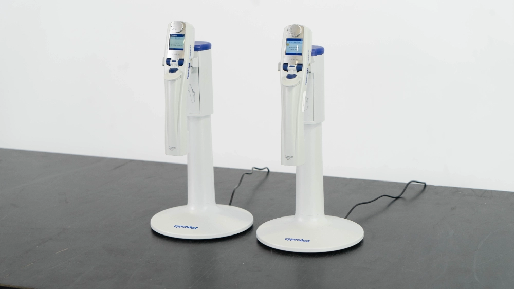 Eppendorf Repeater E3 Single Channel. Pipette Controllers Quantity 2