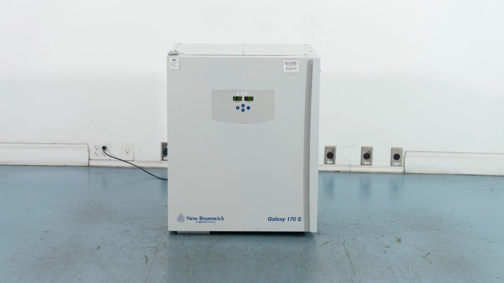 New Brunswick Scientific Galaxy 170S CO2 Incubator