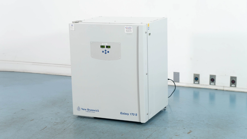 New Brunswick Scientific Galaxy 170S CO2 Incubator