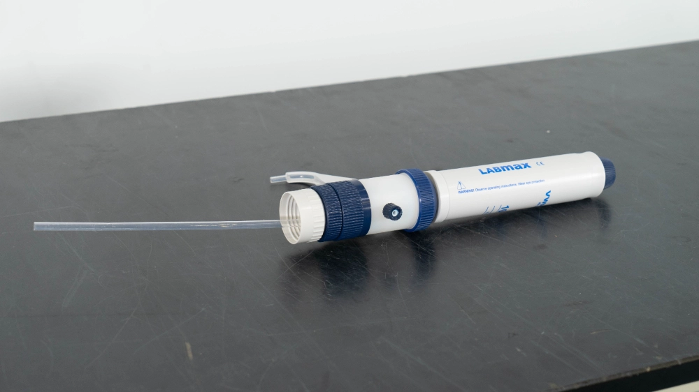 VWR Labmax 100mL Bottle Top Dispenser
