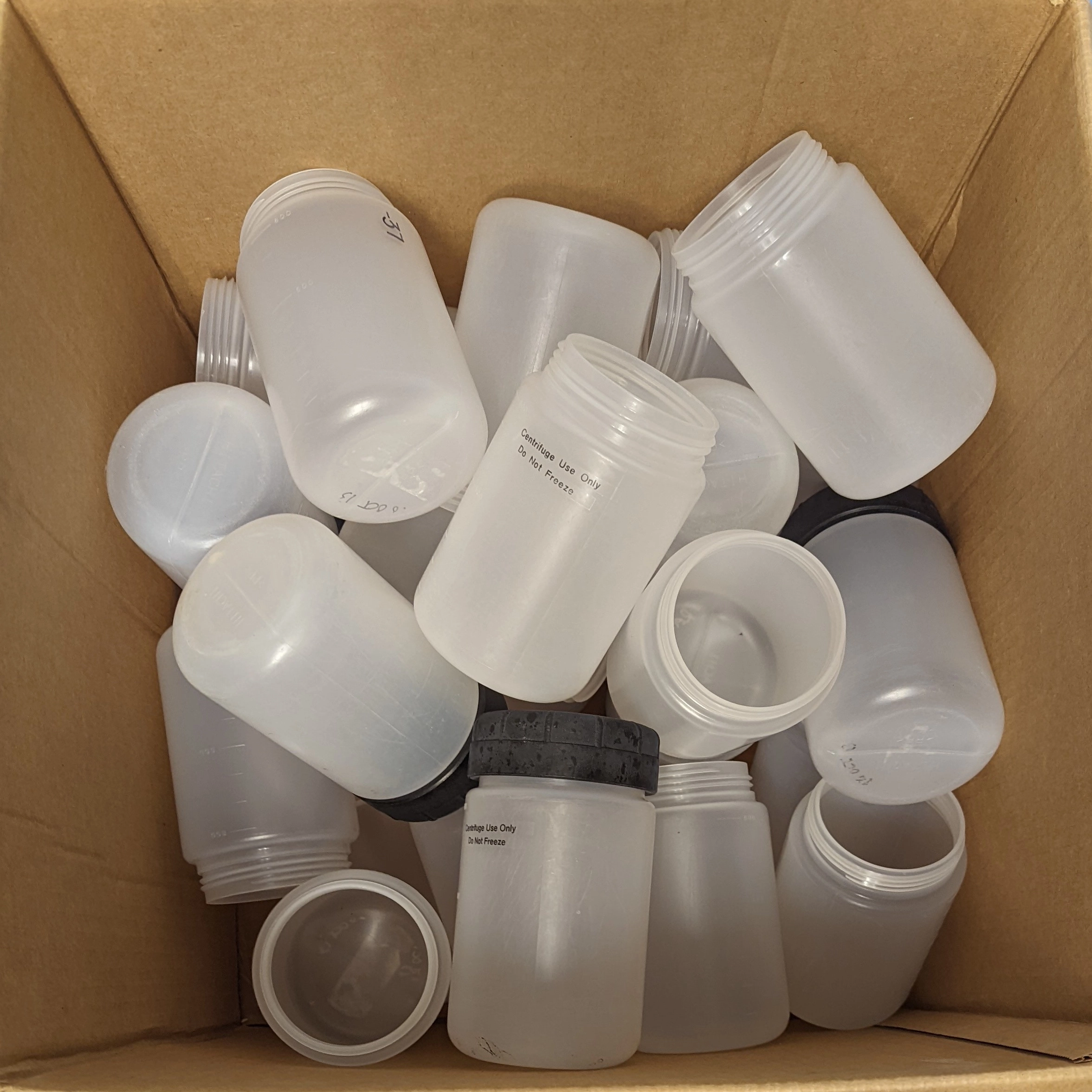 (LOT) Hitachi PP-GF20 Laboratory Bottles 800ml (17 w/out lids, 12 w/ lids)