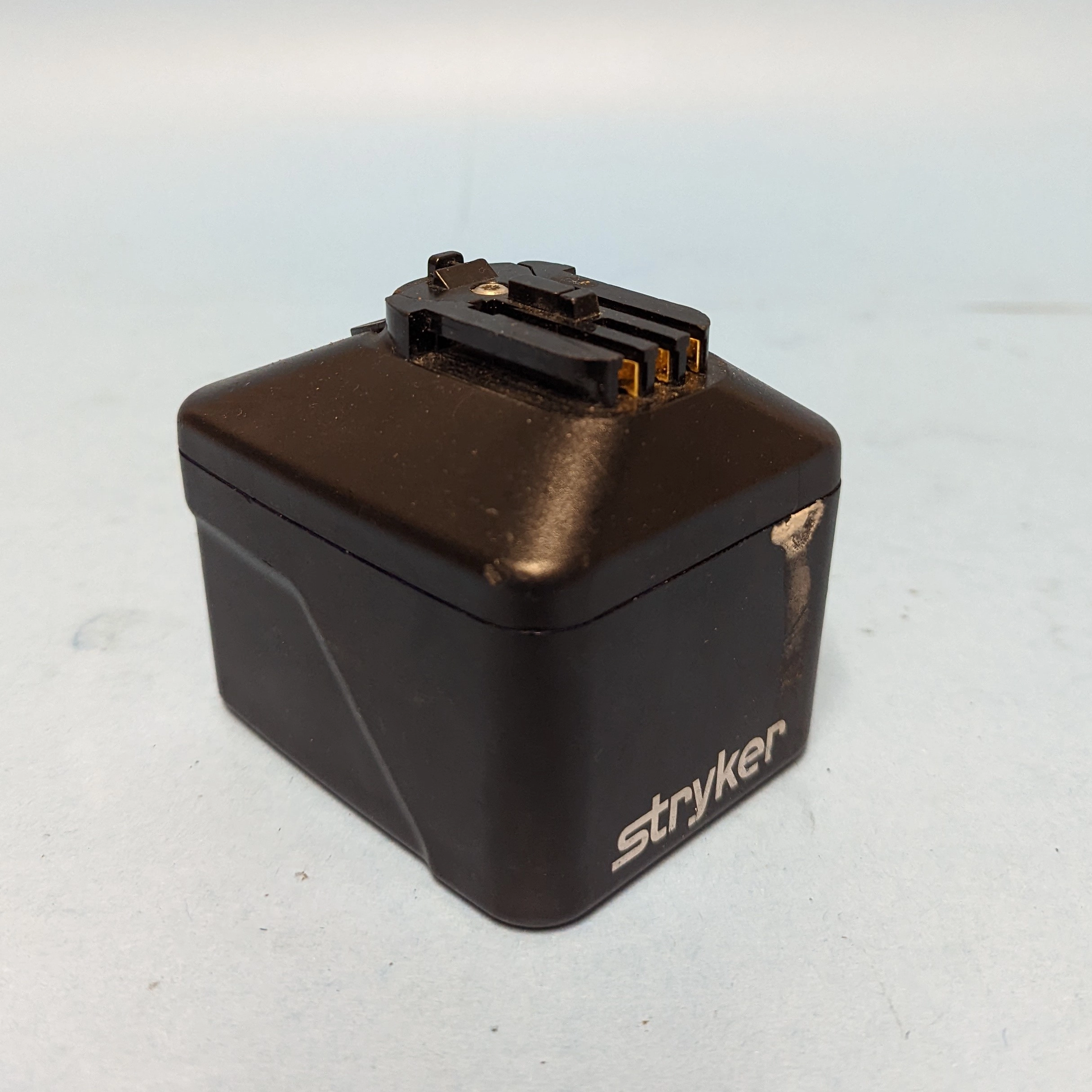 Stryker 7212 Large System 7 Battery (100-200 cycles)