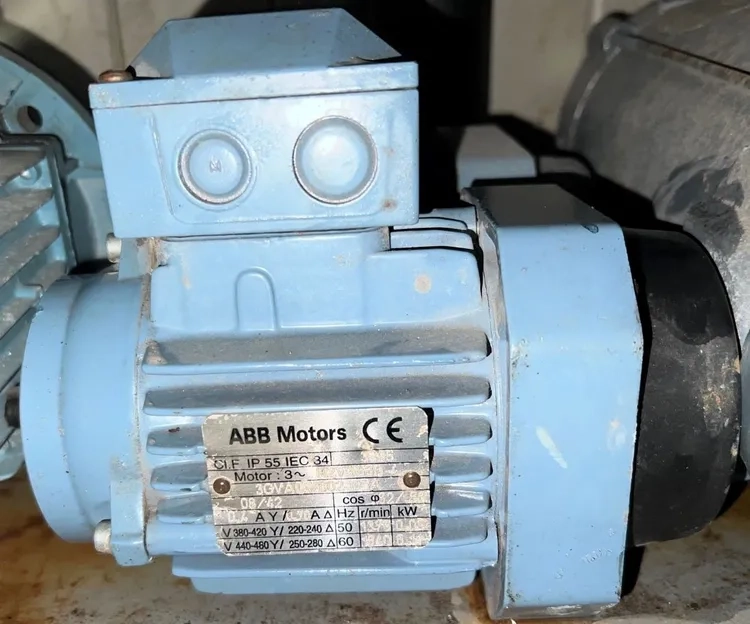 ABB Electric Motor, 380-420V/220-240V 50HZ 1370R/MIN 0.09KW, .14 HP