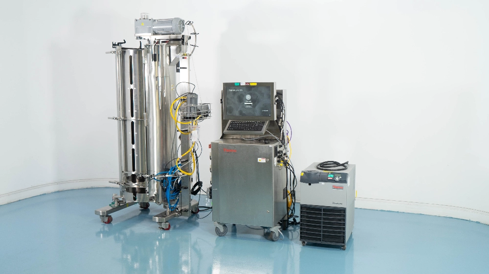 Thermo Scientific HyPerforma 300 Liter Single-Use Fermentor | LabX.com