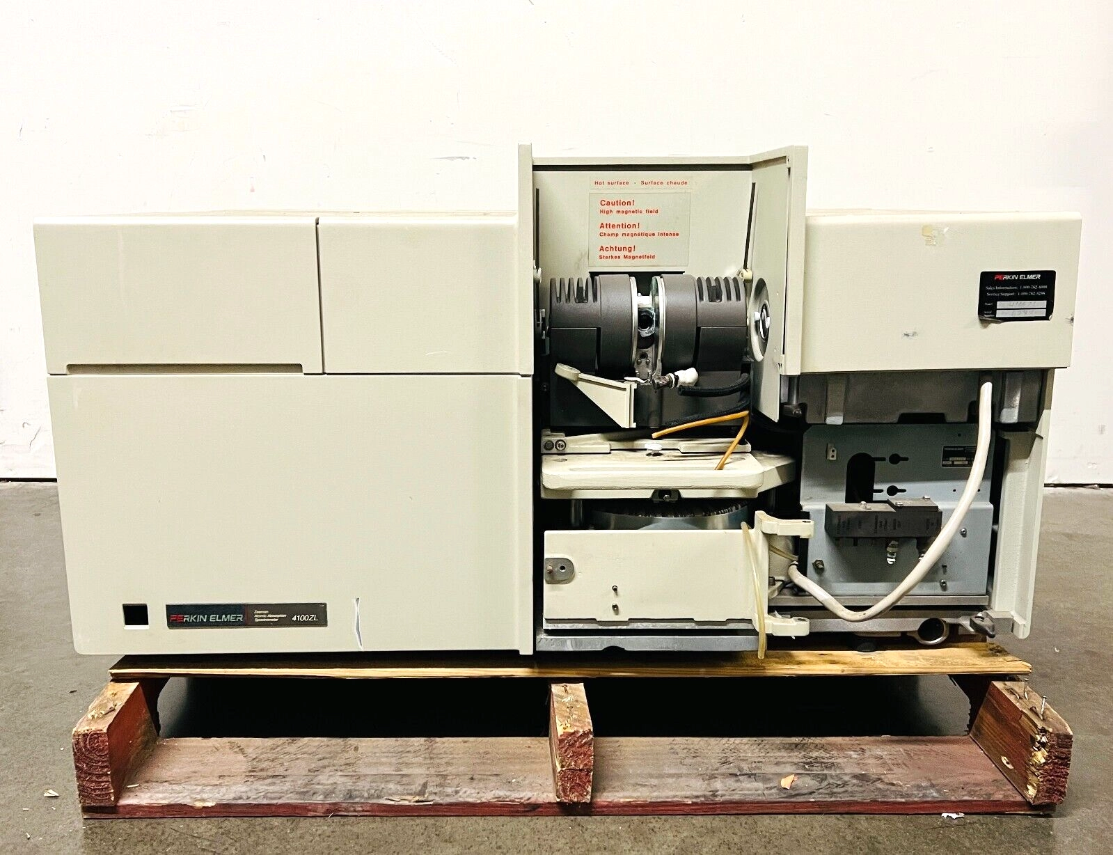 Perkin Elmer 4100ZL Atomic Absorption Spectrometer