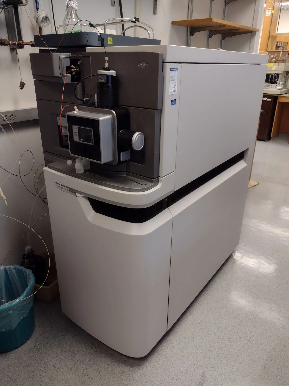 10+ YEAR OLD MASS SPECTROMETER IN GREAT CONDITION