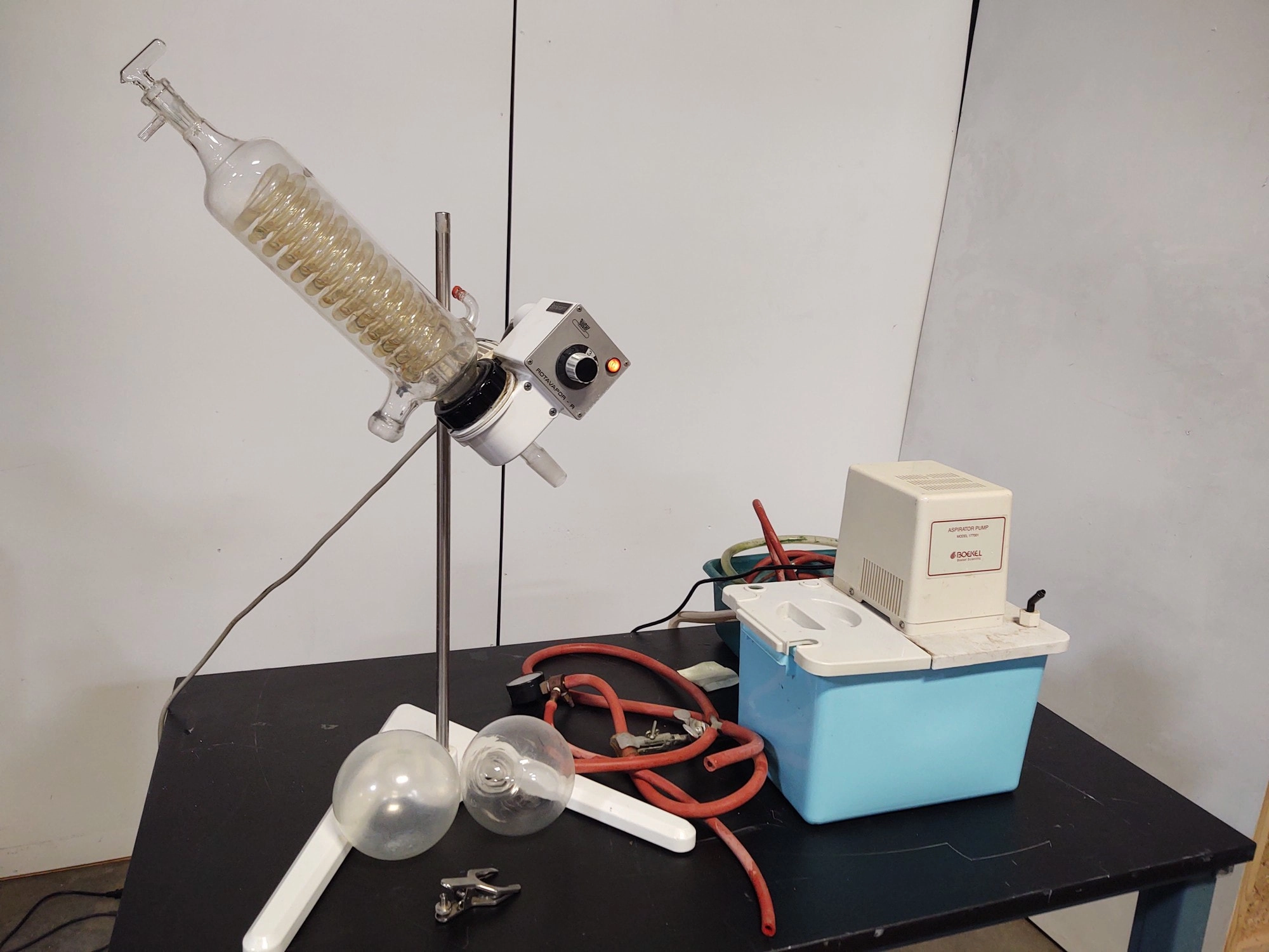 Buchi  Rotavapor-R Rotary Evaporator and Boekel Aspirator Pump 177001