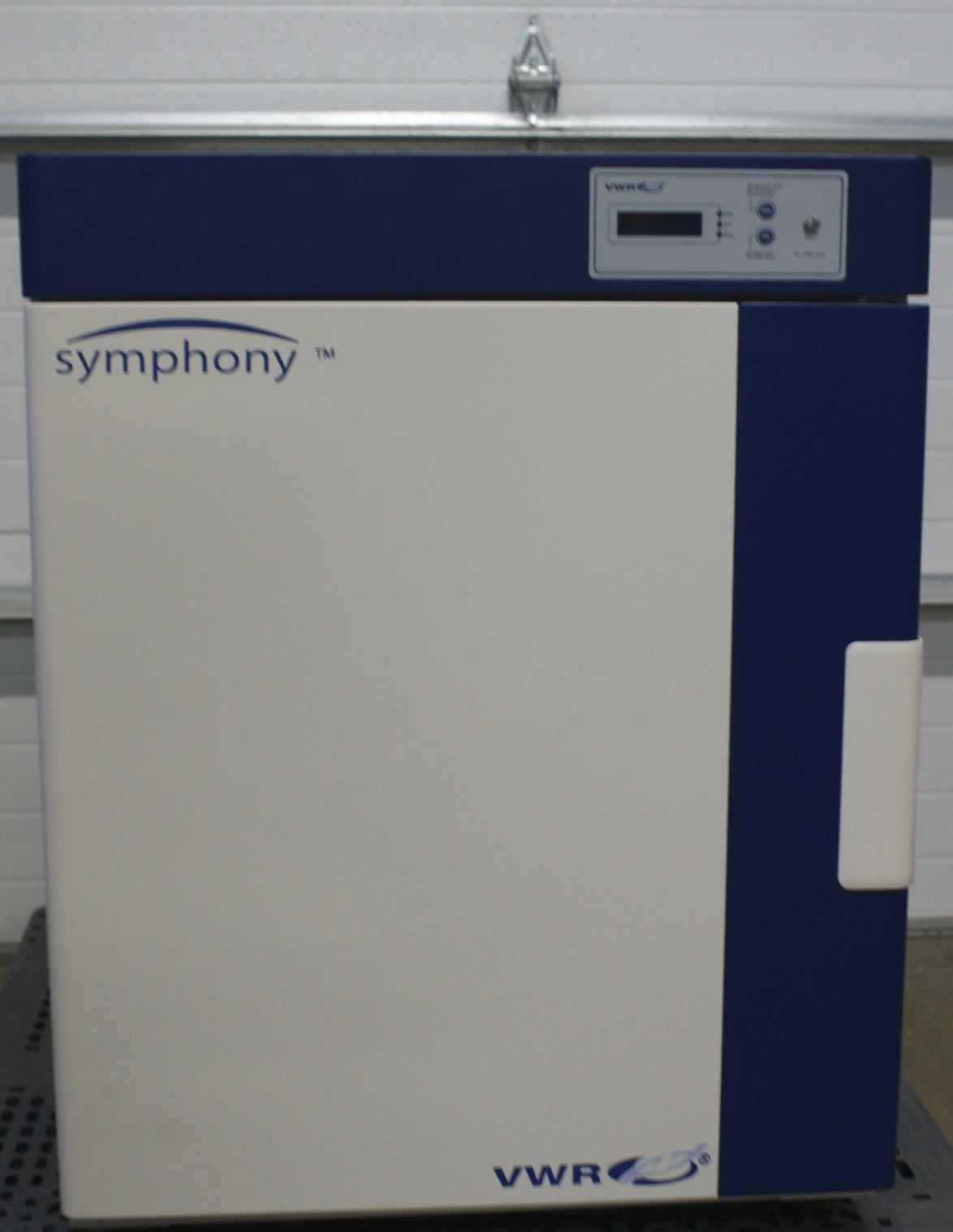 VWR Symphony 414004-568 VWR 414004-568 Forced Air Oven; 155 L (5.4 cuft); 120V/60Hz used nice oven