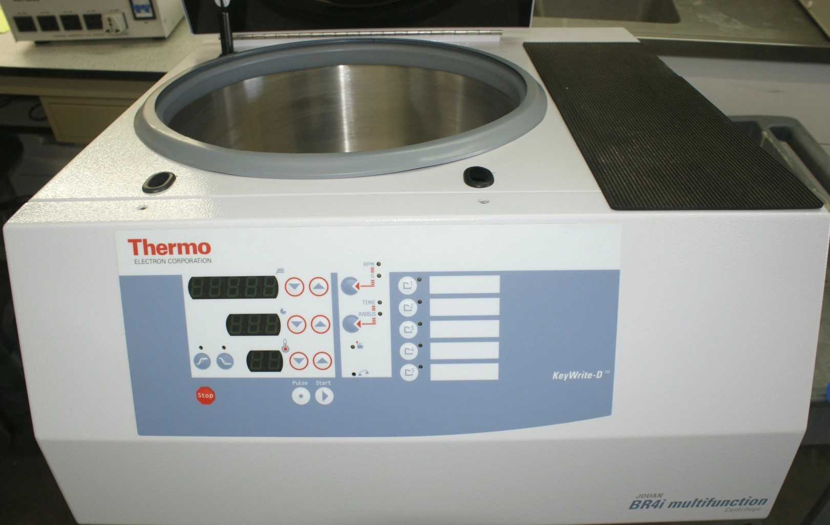 Thermo Jouan BR4i Multifunction Centrifuge Thermo BR4i Centrifuge like new condition used