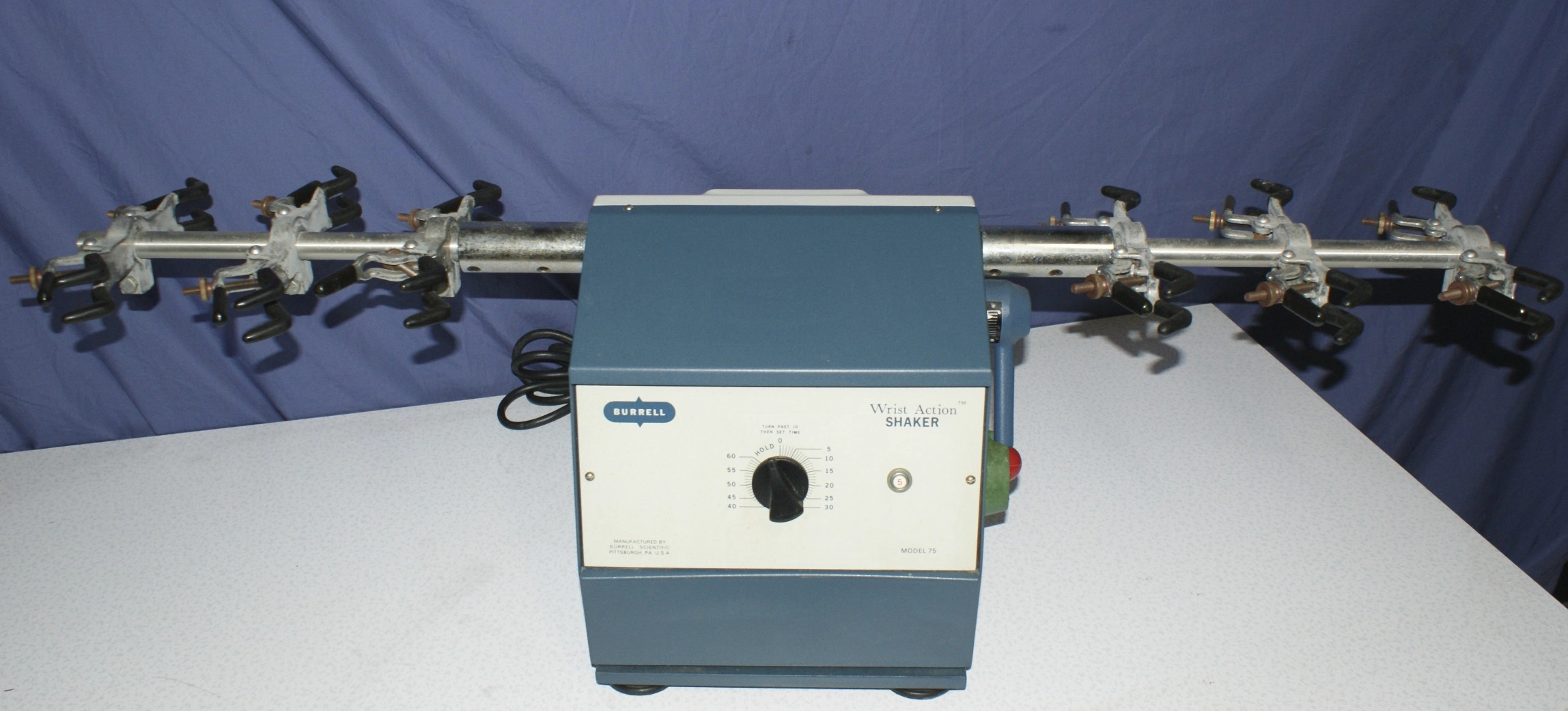 Burrell Model 75 Wrist Action Shaker Burrell Wrist Action Shaker with two arms with clamps