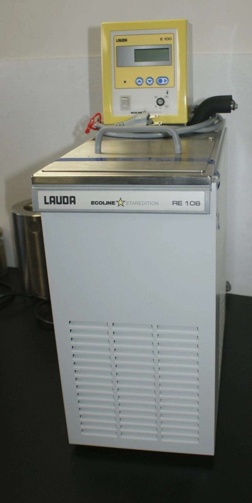Lauda RE106 Refrigerated Circulator Chiller with E100 Controller