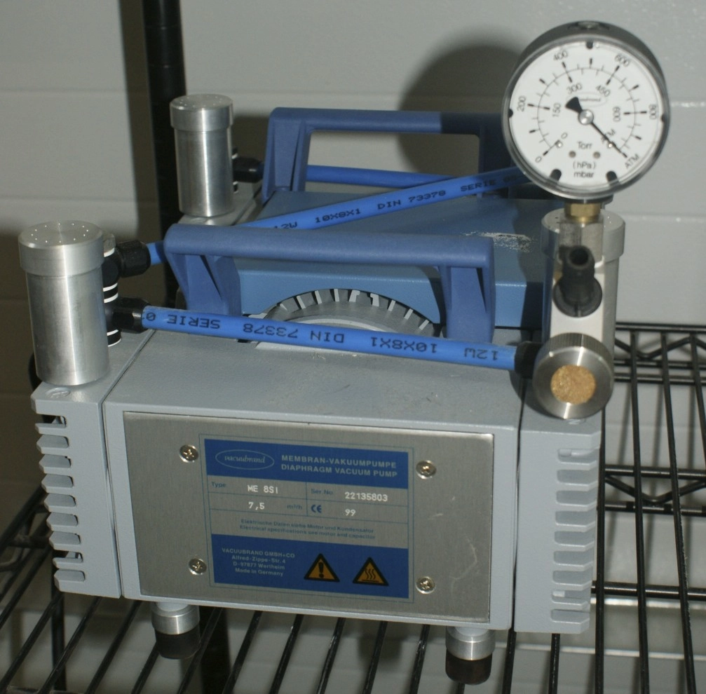 Vacuubrand GMBH+CO ME 8SI Vacuum Pump Vacuubrand ME 8SI Vacuubrand ME8SI PTFE Pump very nice condition