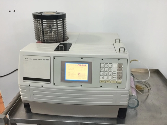 Kett FM300 KETT FM-300 KETT Micro Moisture Analyzer used very nice system