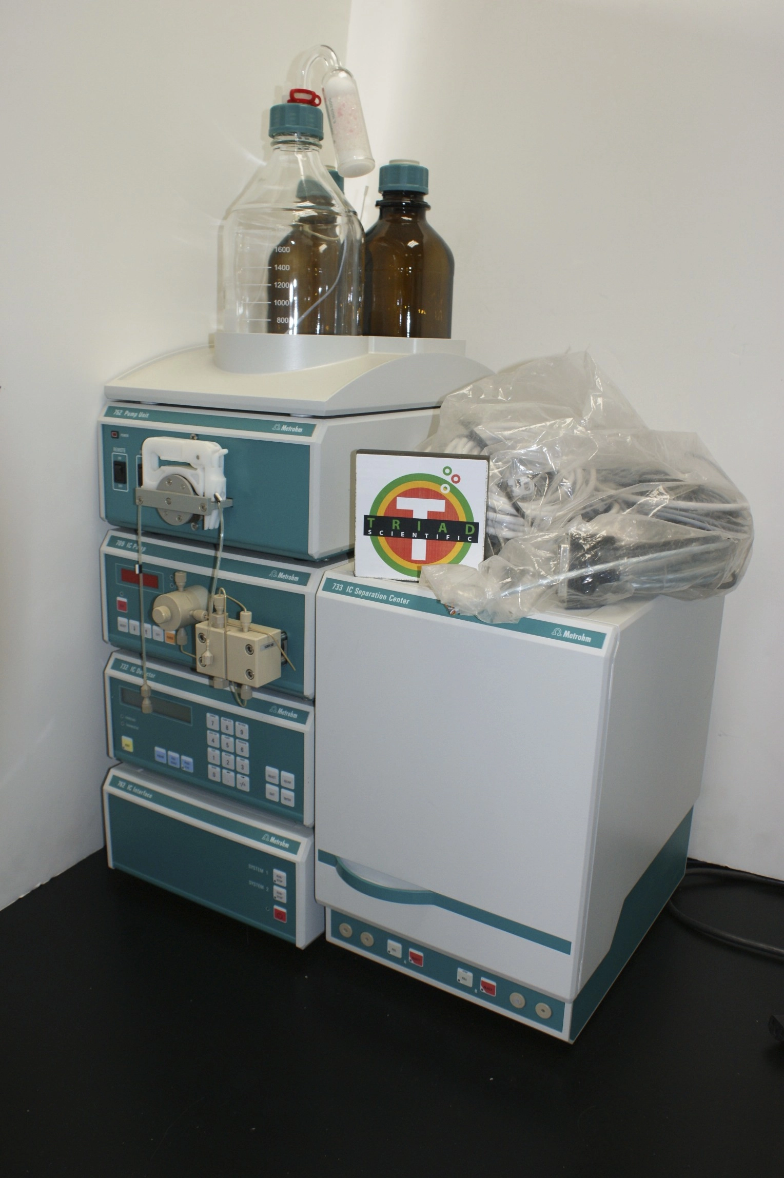 Metrohm Ion Chromatograph System includes Metrohm 752 Pump Metrohm 709 IC Pump Metrohm 732 IC Detector Metrohm 733 IC Separat