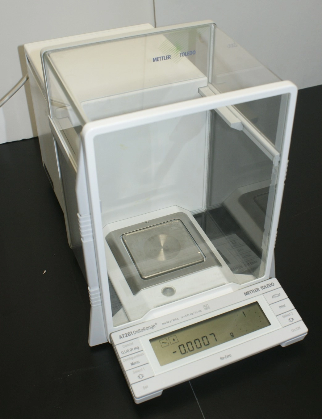 Mettler AT-261 Mettler AT261 Mettler Analytical Balance AT261 Professional Level Analytical Balance Mettler 5 PLACE Analytica
