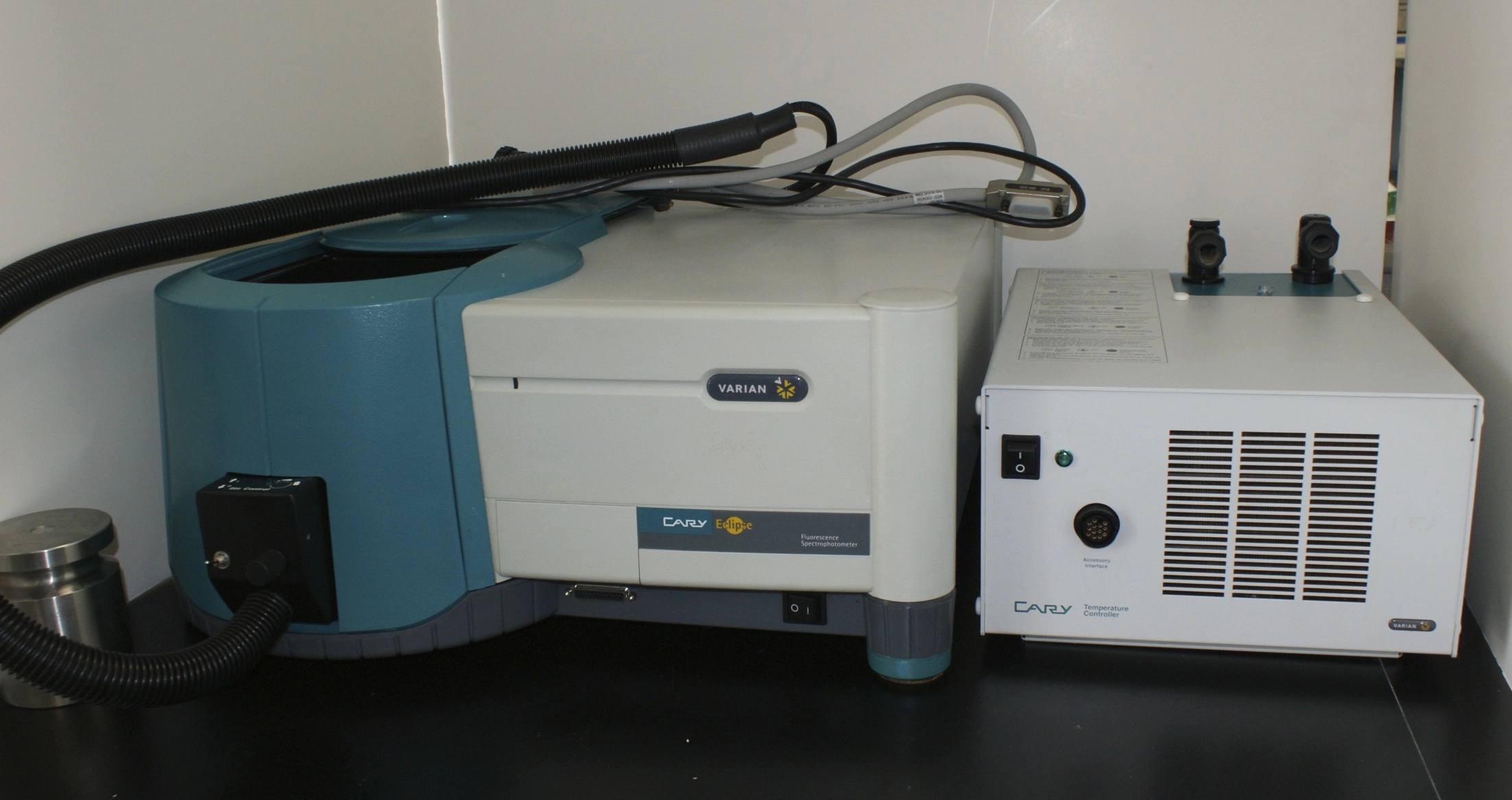 Varian Cary Eclipse Fluorescence spectrophotometer Varian Eclipse Fluorescence spectrophotometer with Varian temperature Cont