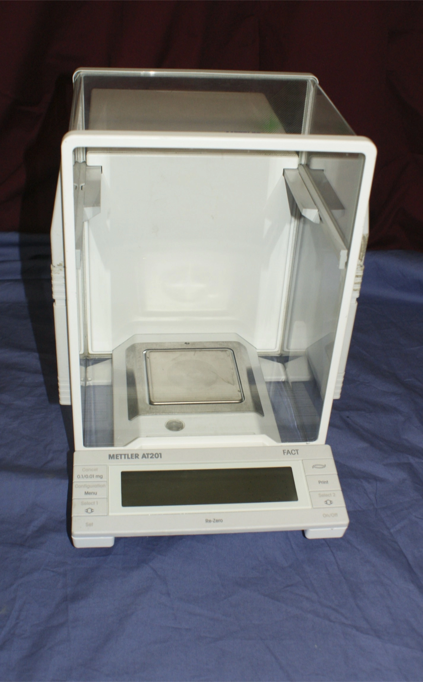 Mettler AT201 Analytical Balance Mettler Toledo AT201 5 Place balace used with power supply and all glassware