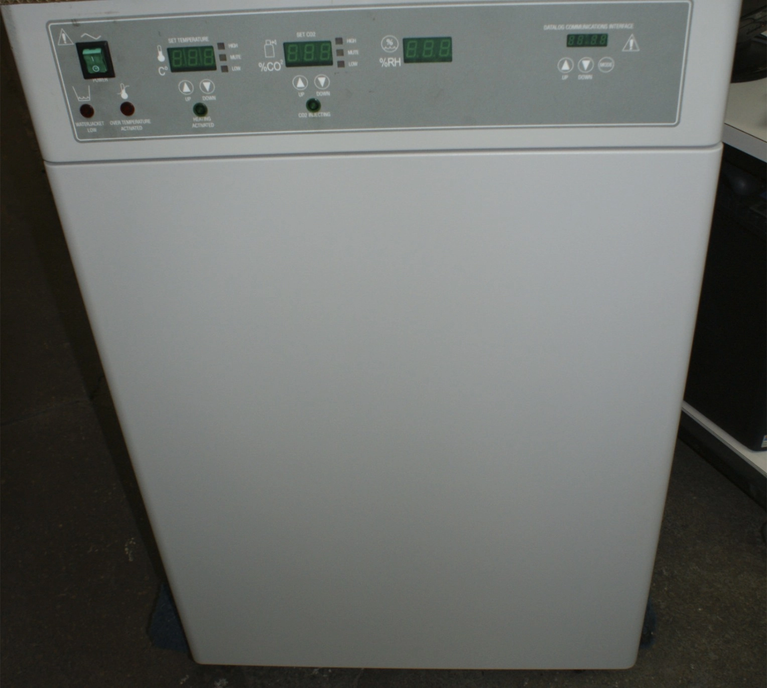 VWR 2425 2400 Series 6.7 cu.ft. CO2 Incubator