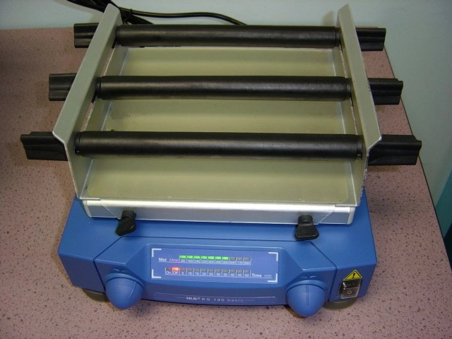 IKA Shaker 130 Series with platform, LED Electronic Controls