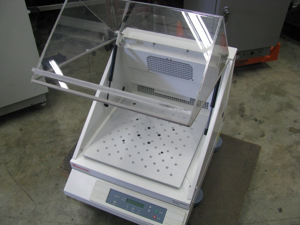 Thermo Forma 4520 Incubated Shaker Digital with Platform and Thermo Forma 420 Incubated Shaker Thermo Incubated Shaker Forma