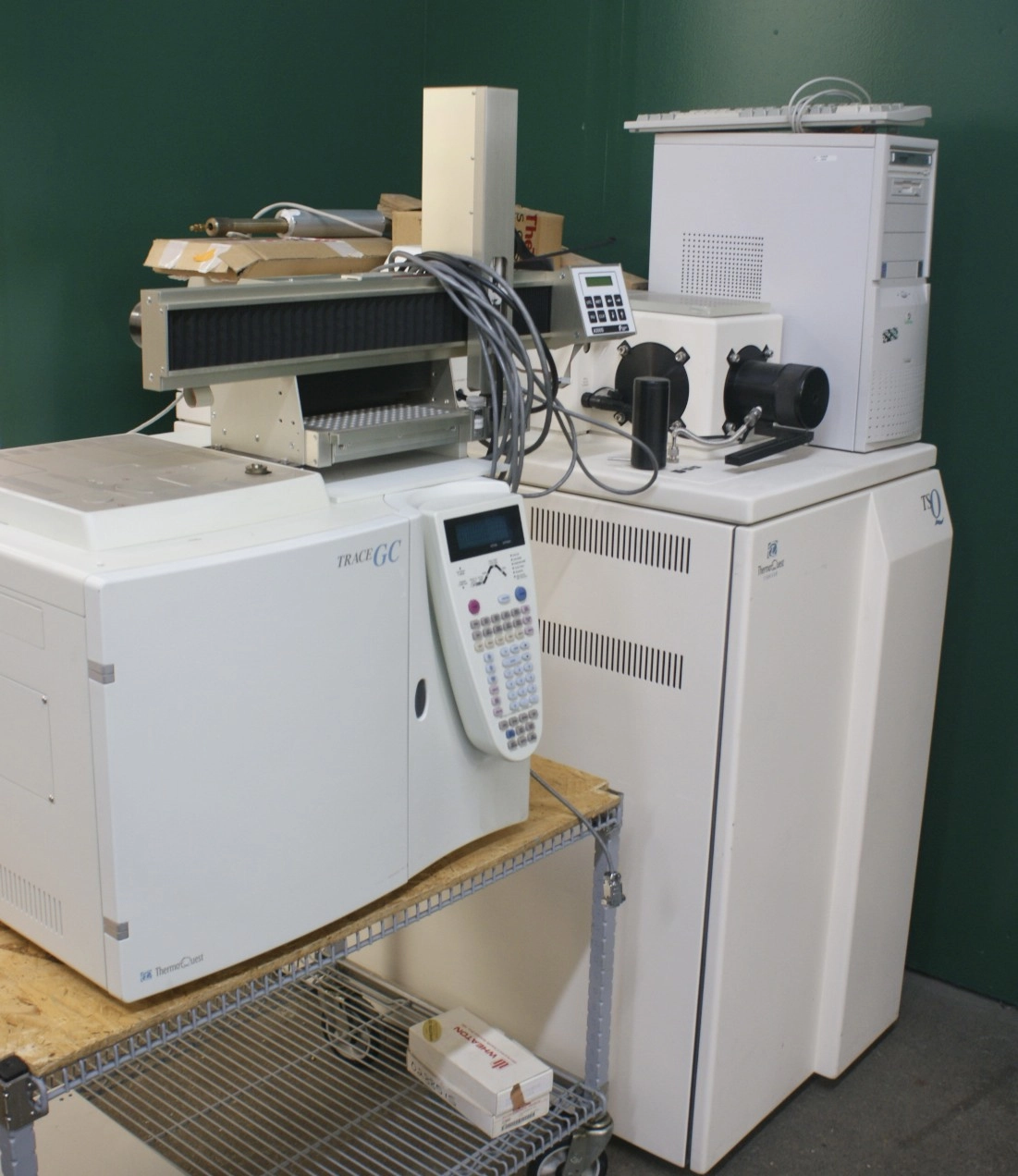 ThermoQuest TSQ Mass Spectrometer System ThermoQuest TRACE GC System ThermoQuest GC-MS system Thermo Finnigan TSQ ThermoQuest