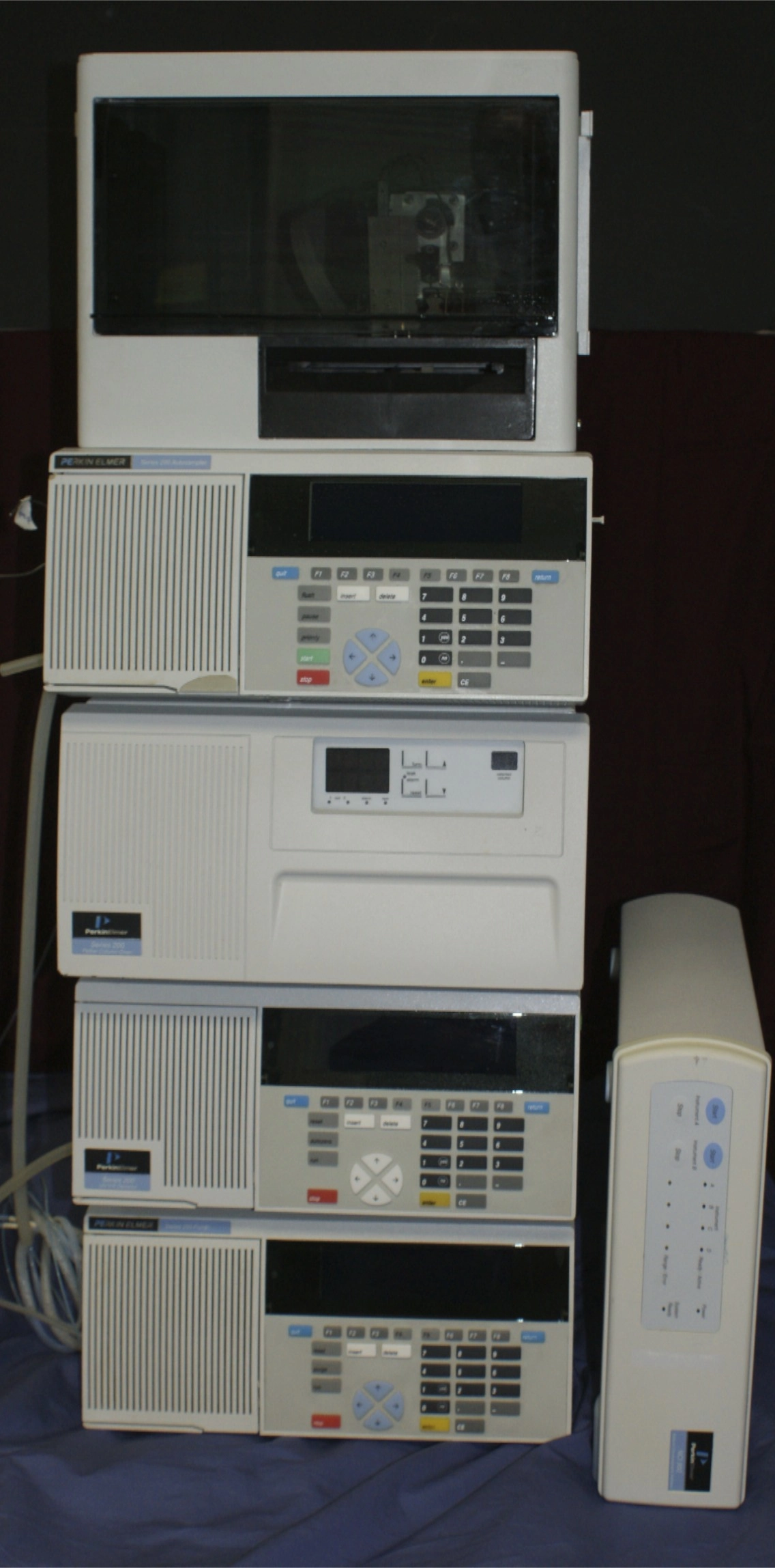 Perkin Elmer Series 200 HPLC System COMPLETE with Computer