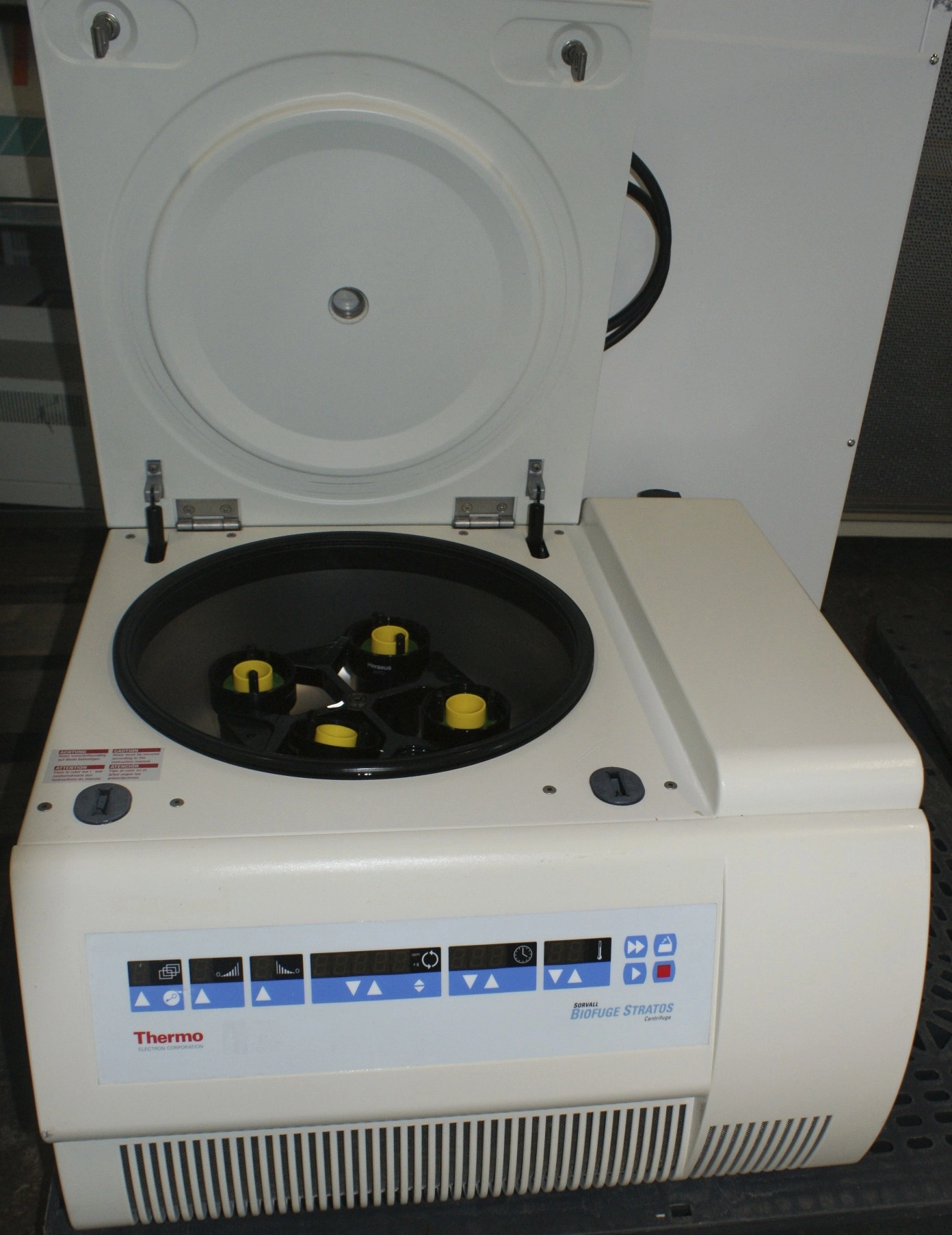 Thermo Electron/Sorvall Biofuge Stratos Benchtop Centrifuge with swing bucket rotor excellent condition used Heraeus Biofuge
