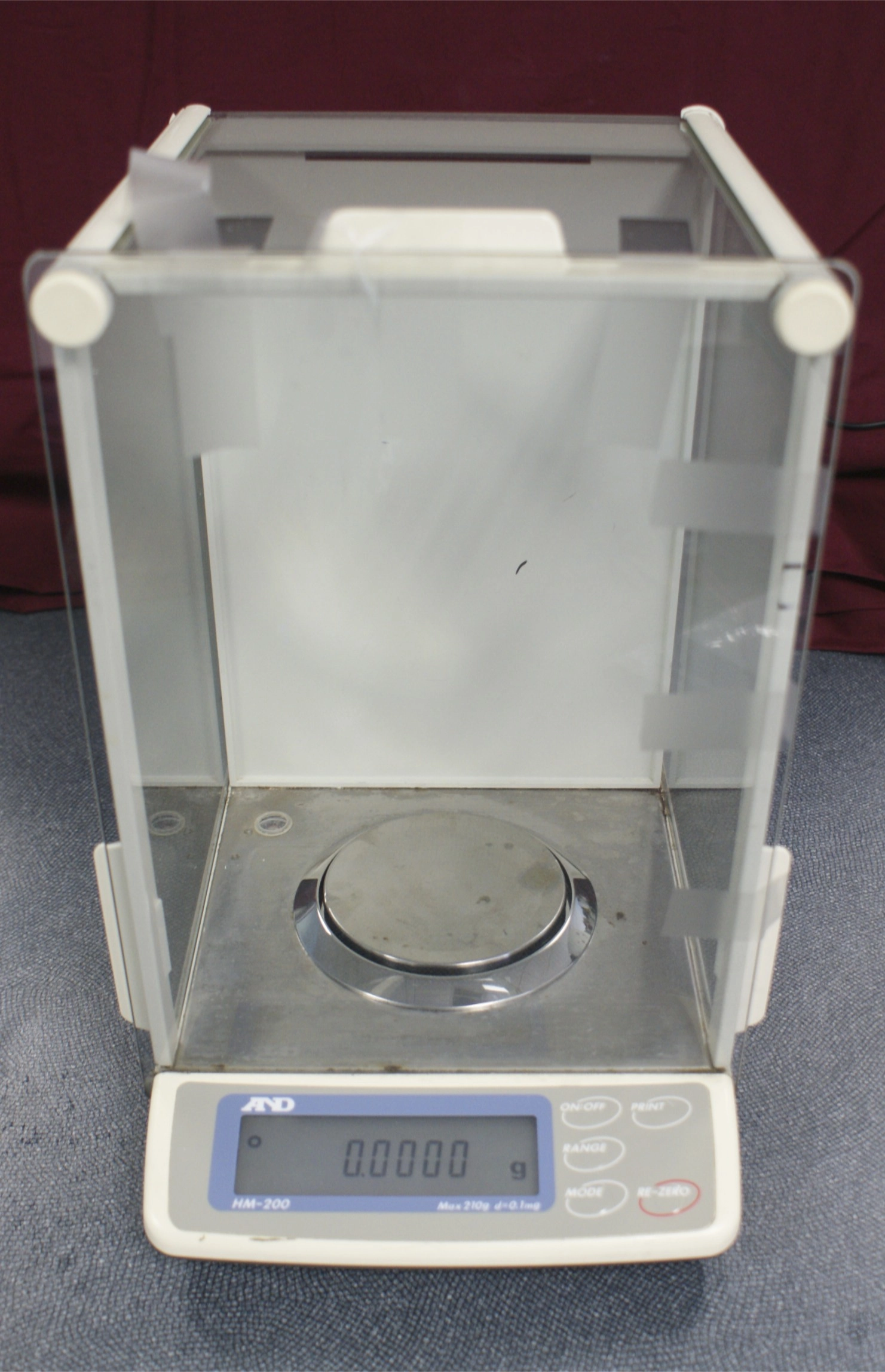A&amp;D Weighing HM-200 AND HM-200 A&amp;D HM-200 Analytical Balance used working nicely