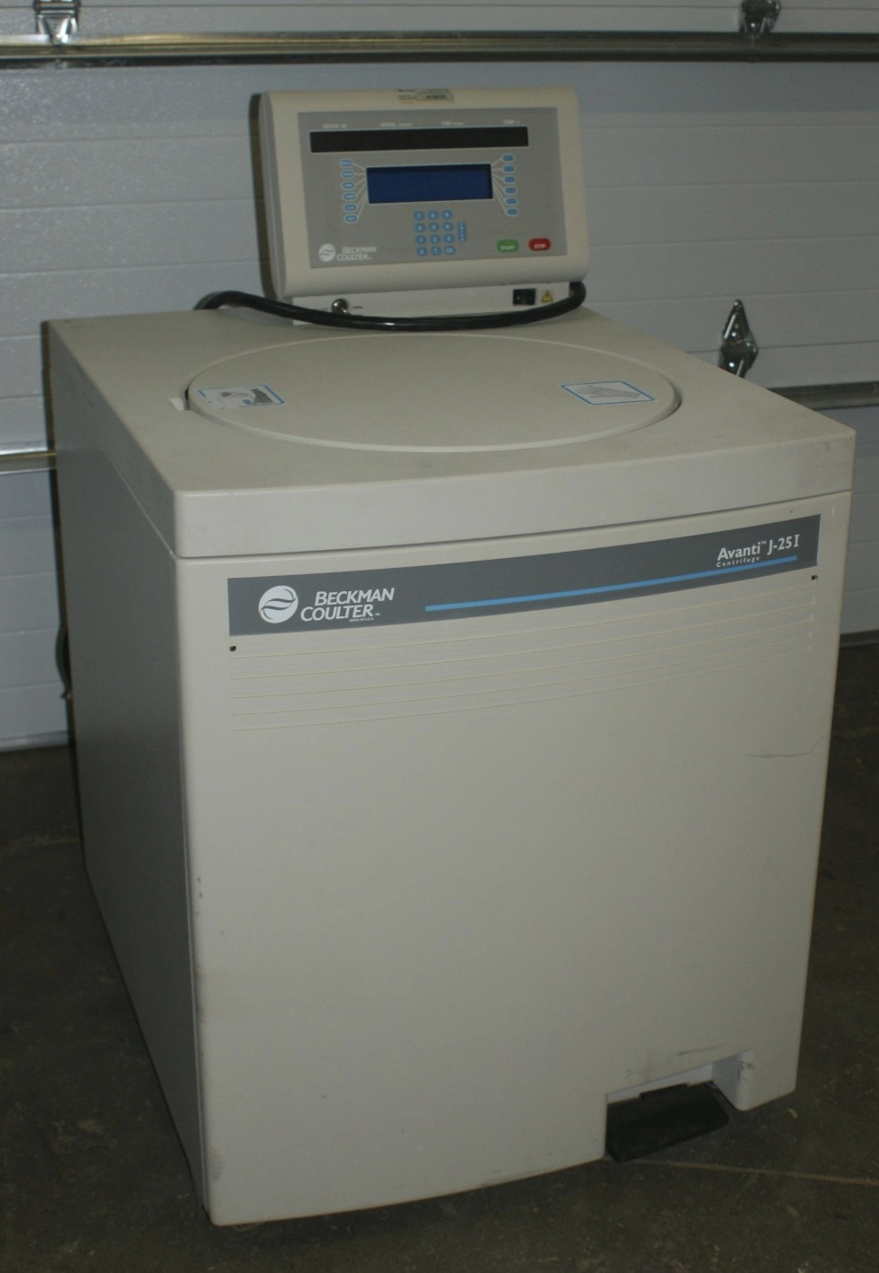 Beckman Coulter Avanti J-25i Centrifuge with rotor used nice Beckman Avanti Beckman J-25i Floor Model Centrifuge