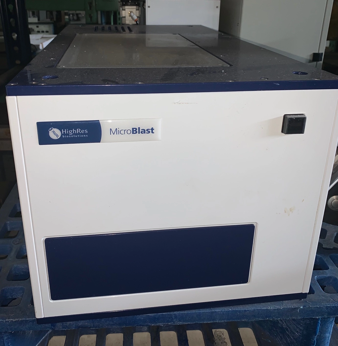 HIGH RES BIOSYSTEMS MICROBLAST used nice  SN HRB-12B-0609312