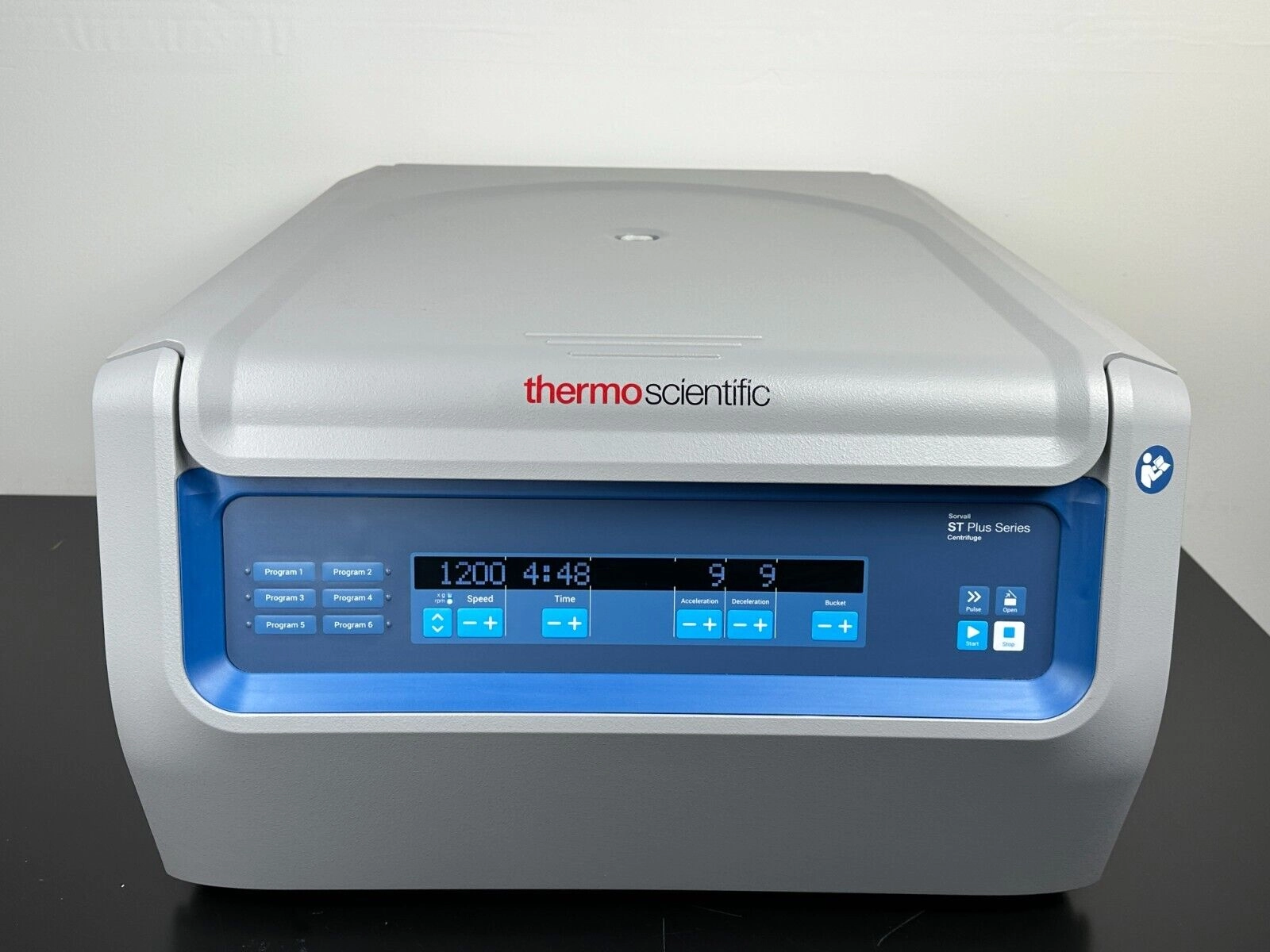 Thermo Sorvall ST4 Plus MD Centrifuge with Rotor T