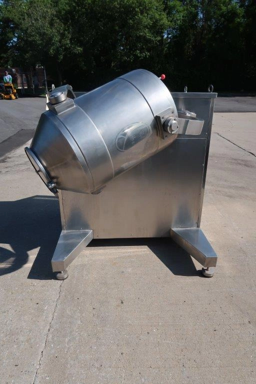 YuTong 200 Liter SS Multi-Directional Tumbling Mixer