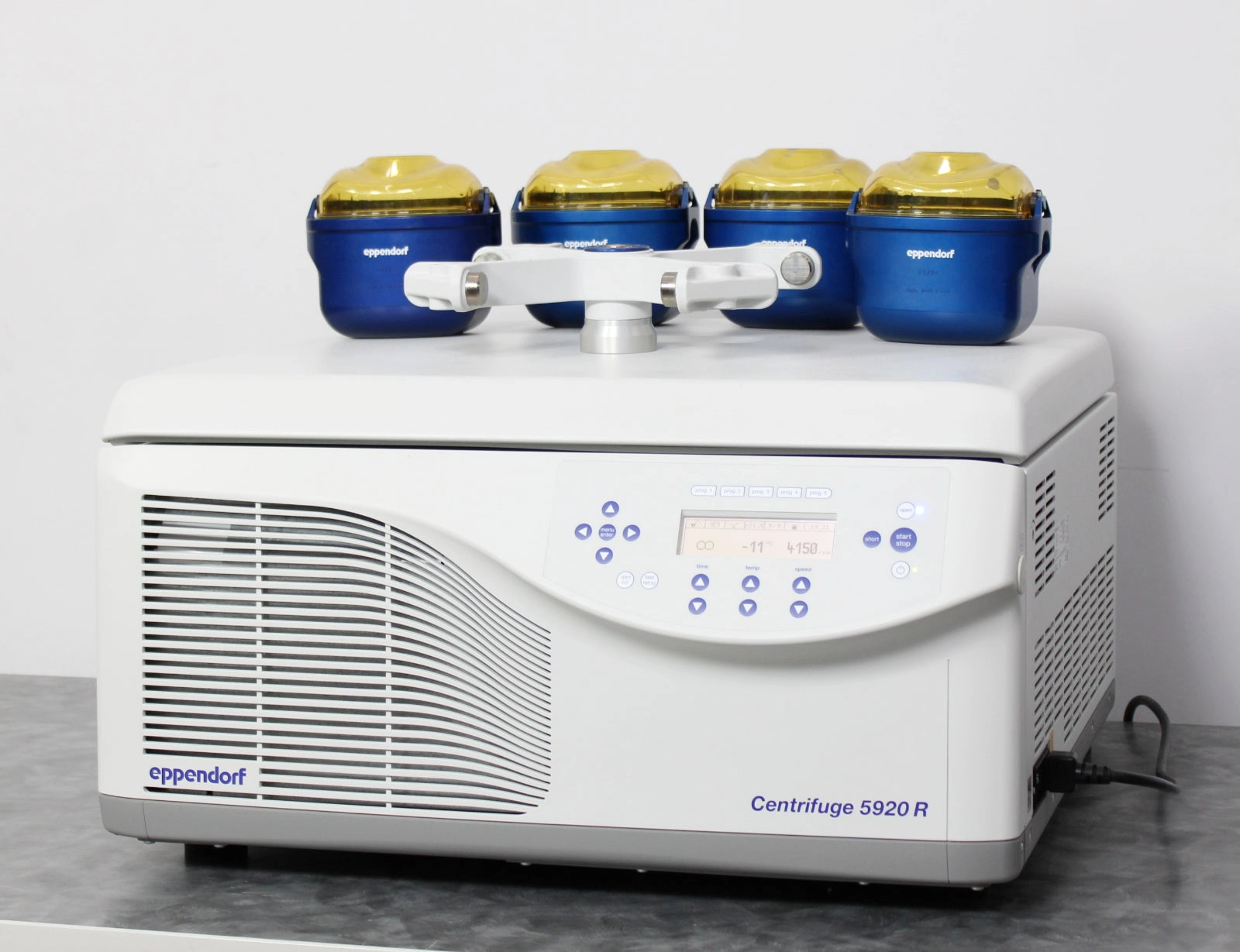 Eppendorf 5920R Refrigerated Benchtop Centrifuge w Swing Bucket Rotor