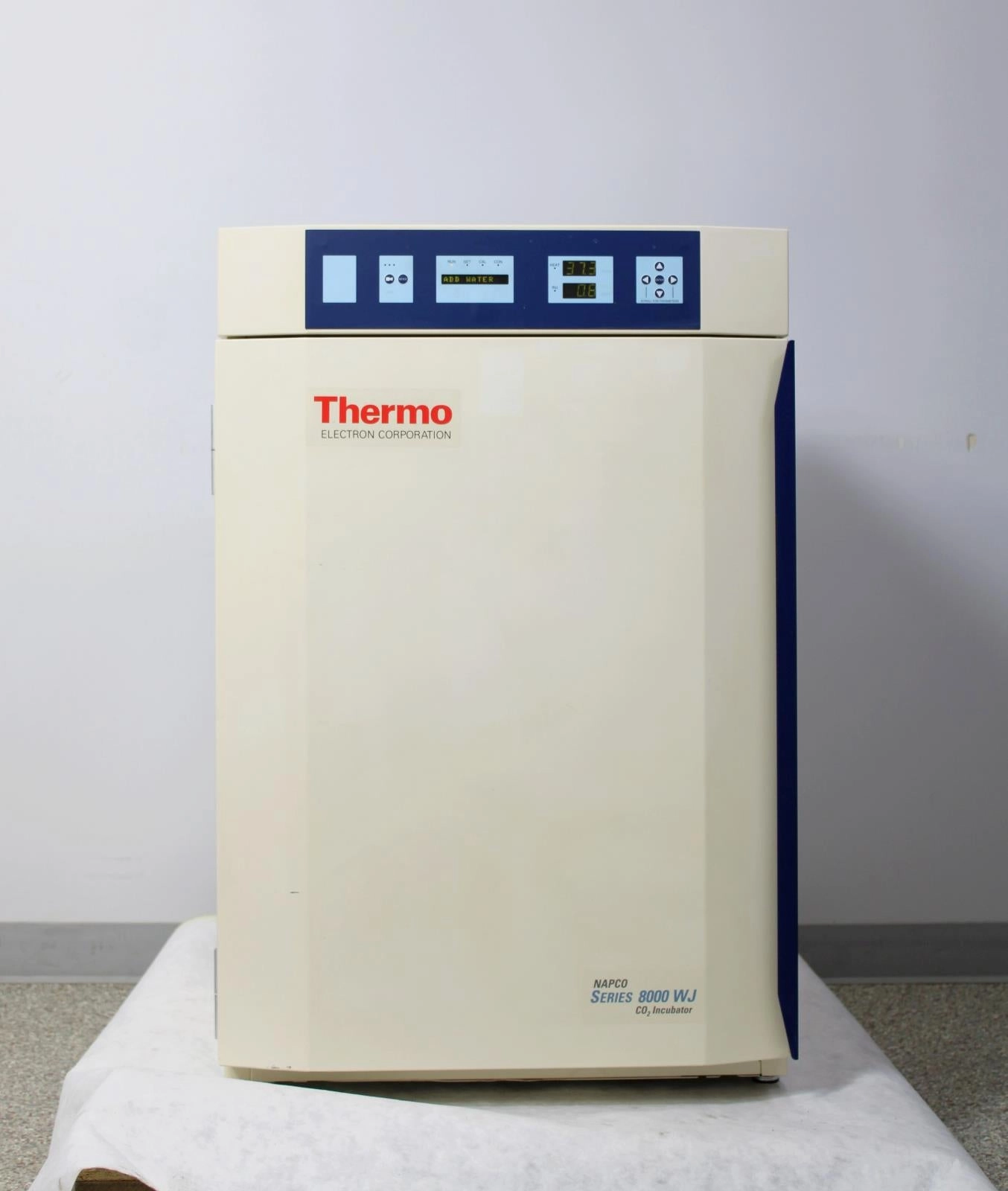 Thermo Scientific Napco Series 8000 Model 3578 CO2 Incubator | LabX.com