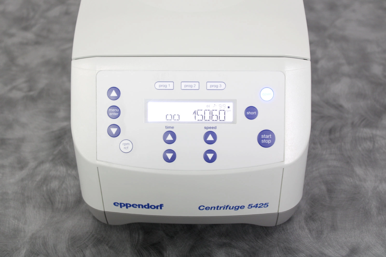 Eppendorf 5425 Microcentrifuge with FixedAngle Rotor