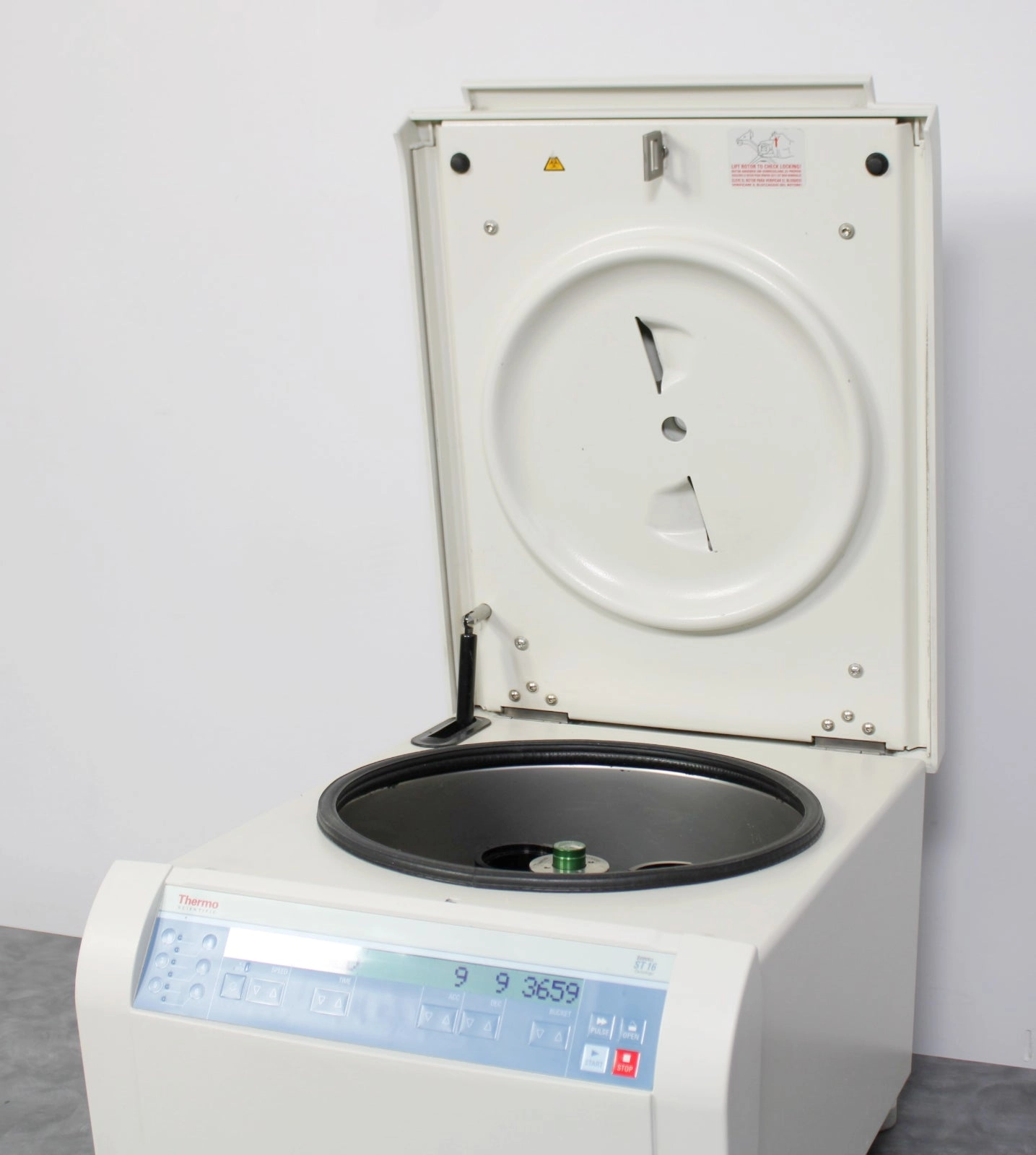 Thermo Scientific Sorvall ST 16 HighSpeed Benchtop Centrifuge 75004241 w/ Rotor