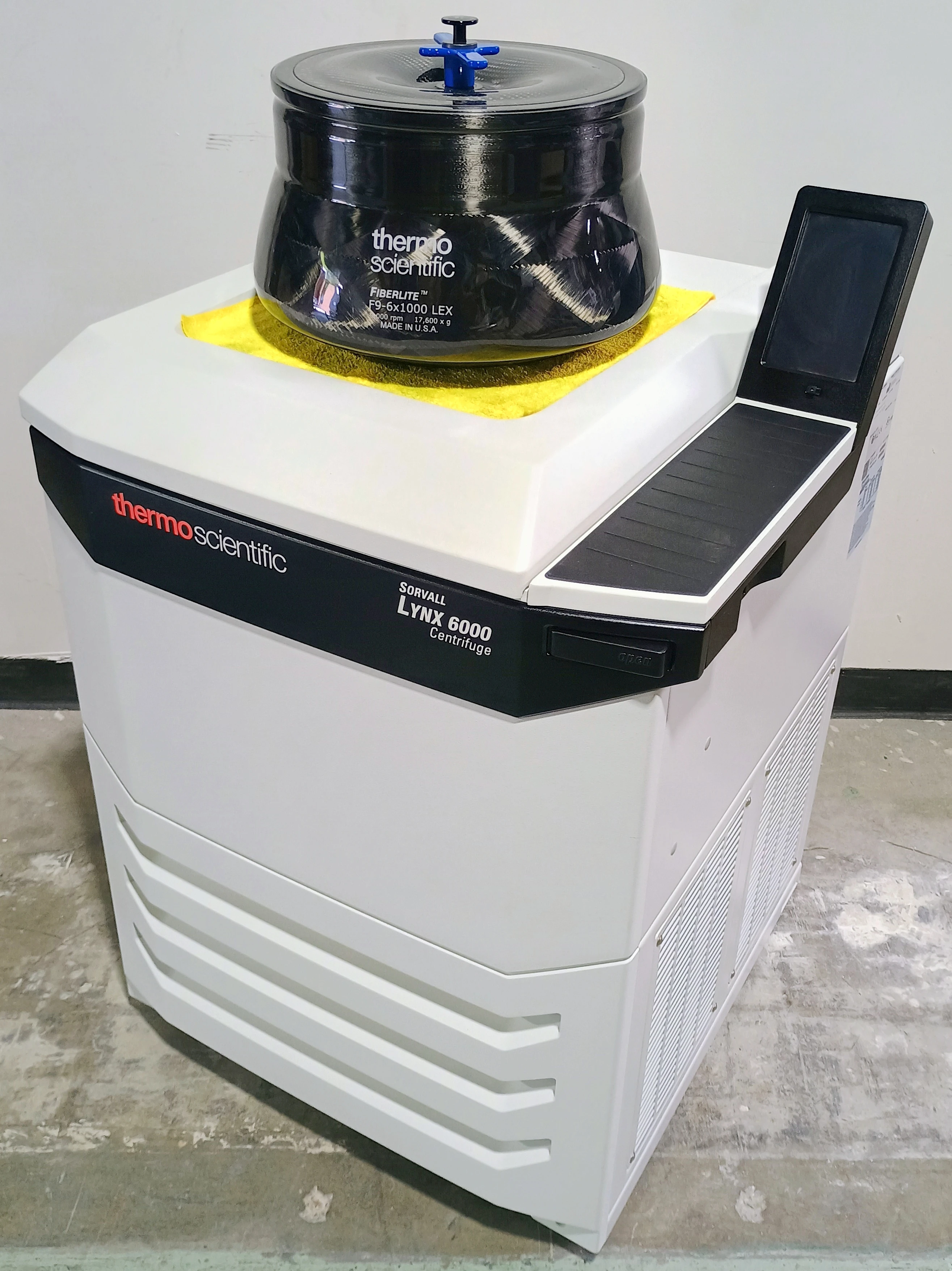 Thermo LYNX 6000 Refrigerated Superspeed Floor Model Centrifuge w/ F9-6x1000 Rotor