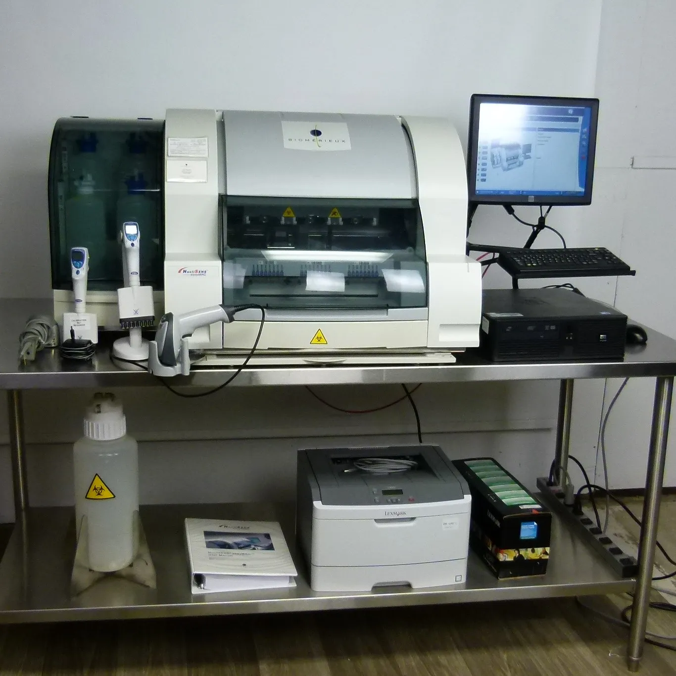 BioMerieux NUCLISENS easyMAG Automated Nucleic Acid Extraction System